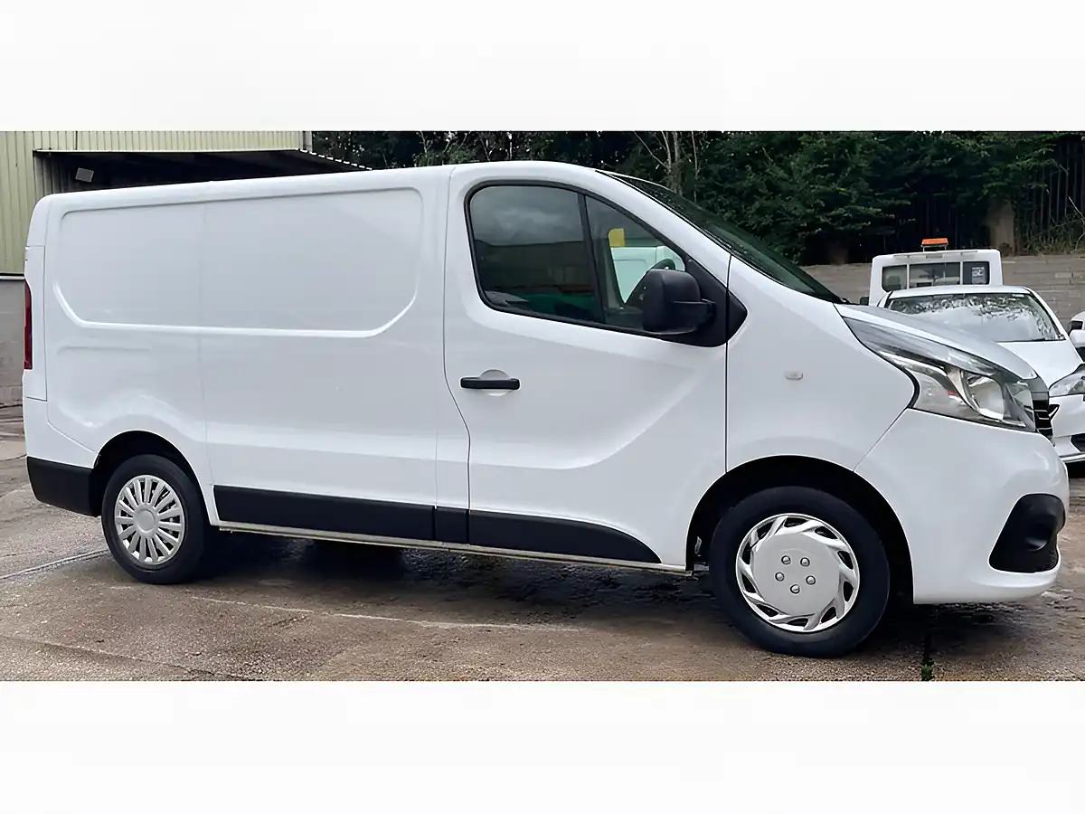 Used 2016 Renault Trafic Business+ White - Interior and Exterior details 6