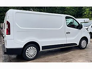 Used 2016 Renault Trafic Business+ White - Interior and Exterior details 8
