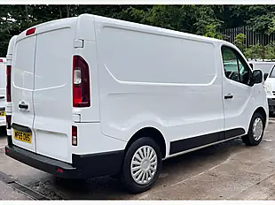 Used 2016 Renault Trafic Business+ White - Interior and Exterior details 9