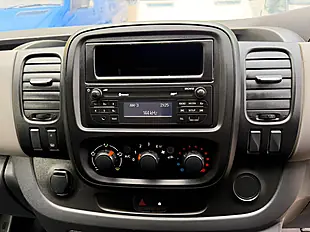 Used 2016 Renault Trafic Business+ White - Interior and Exterior details 16