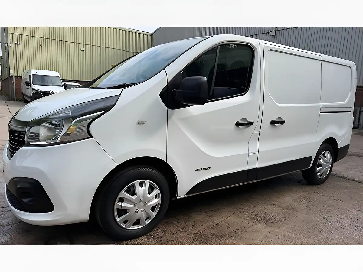 Used 2016 Renault Trafic Business+ White - Interior and Exterior details 3