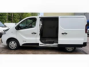 Used 2016 Renault Trafic Business+ White - Interior and Exterior details 8