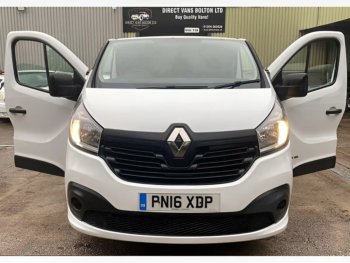 Used 2016 Renault Trafic Business+ White - Interior and Exterior details 13