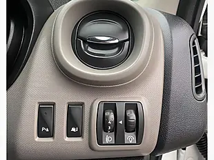 Used 2016 Renault Trafic Business+ White - Interior and Exterior details 16