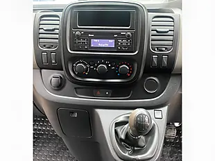Used 2016 Renault Trafic Business+ White - Interior and Exterior details 17