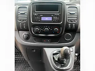 Used 2016 Renault Trafic Business+ White - Interior and Exterior details 18
