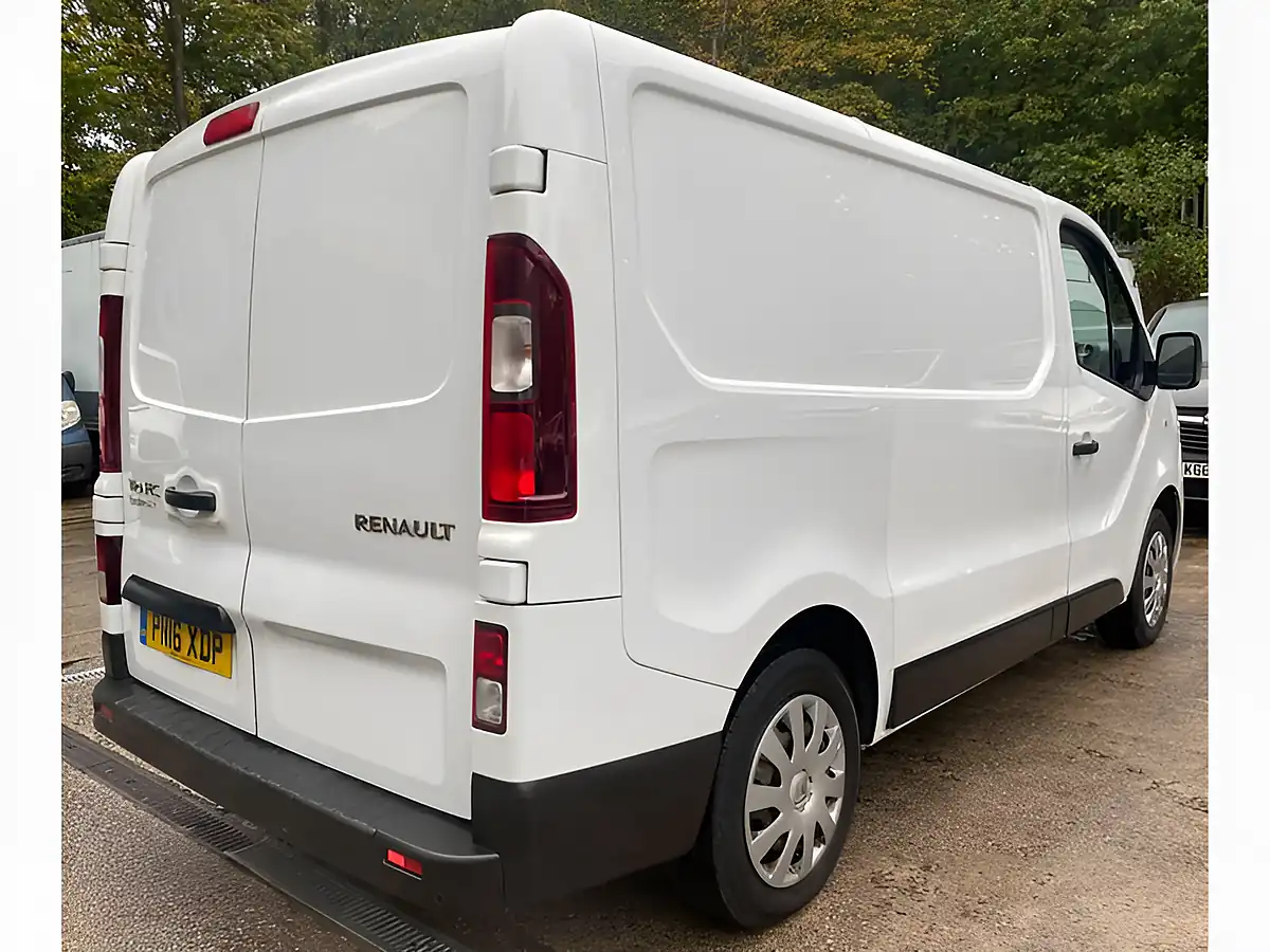 Used 2016 Renault Trafic Business+ White - Interior and Exterior details 6