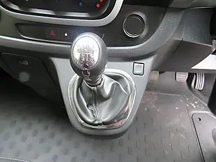 Used 2016 Renault Trafic Energy 27 Sport Silver - Interior and Exterior details 10