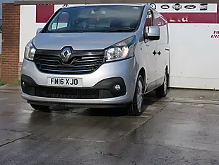 Used 2016 Renault Trafic Energy 27 Sport Silver - Interior and Exterior details 18