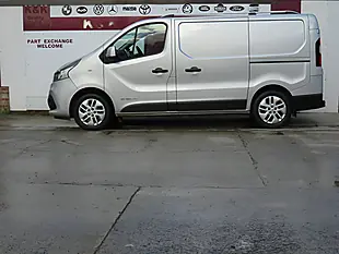 Used 2016 Renault Trafic Energy 27 Sport Silver - Interior and Exterior details 4