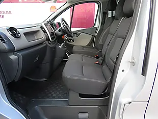Used 2016 Renault Trafic Energy 27 Sport Silver - Interior and Exterior details 7