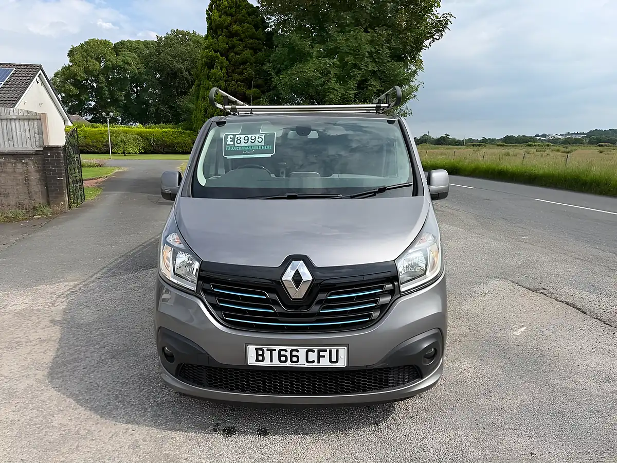 Used 2016 Renault Trafic Energy 29 Sport Nav Grey - Interior and Exterior details 10
