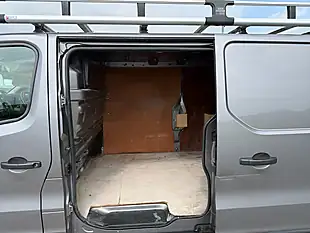 Used 2016 Renault Trafic Energy 29 Sport Nav Grey - Interior and Exterior details 11
