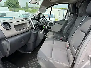 Used 2016 Renault Trafic Energy 29 Sport Nav Grey - Interior and Exterior details 13