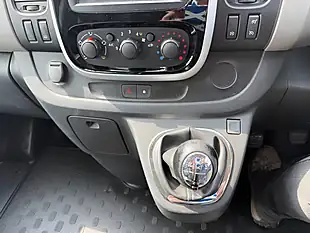 Used 2016 Renault Trafic Energy 29 Sport Nav Grey - Interior and Exterior details 15