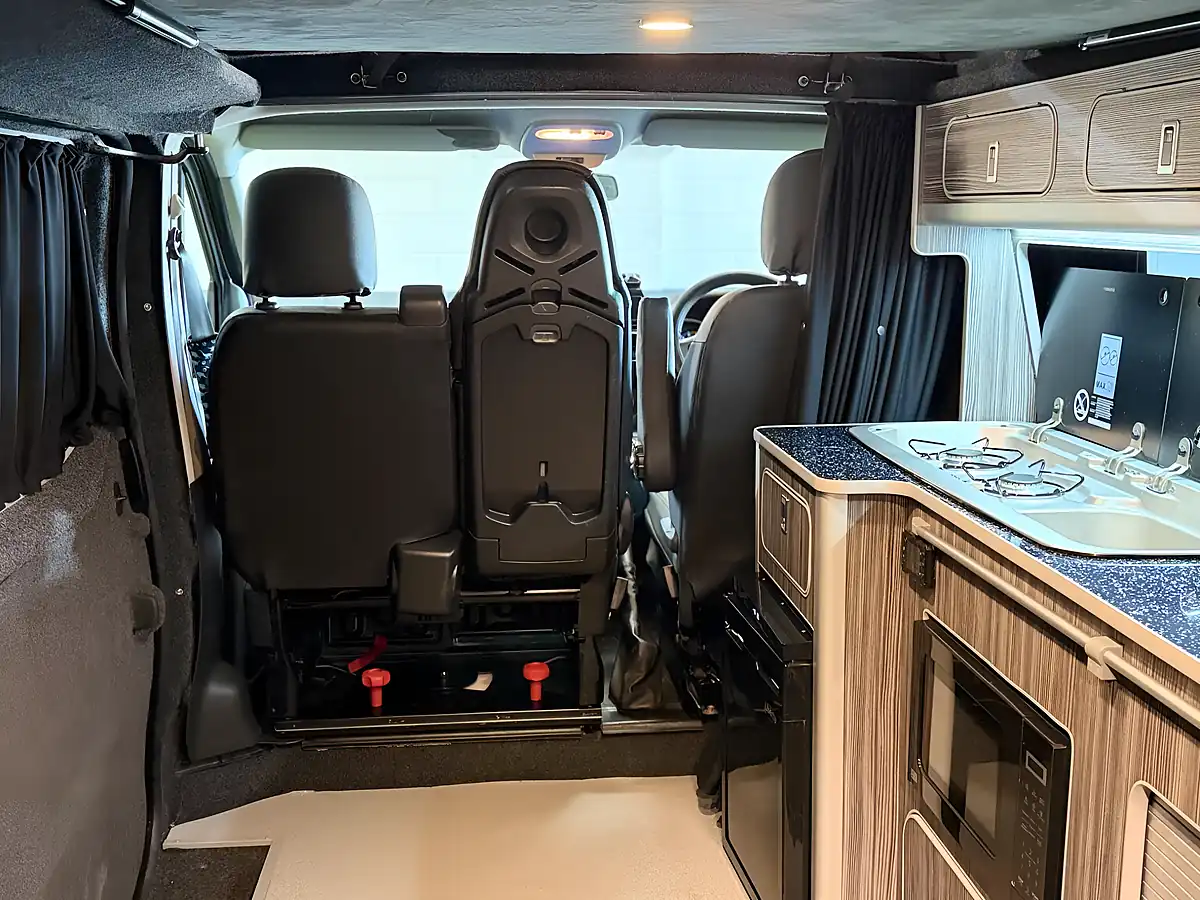 Used 2016 Renault Trafic Energy 29 Sportive Grey - Interior and Exterior details 17