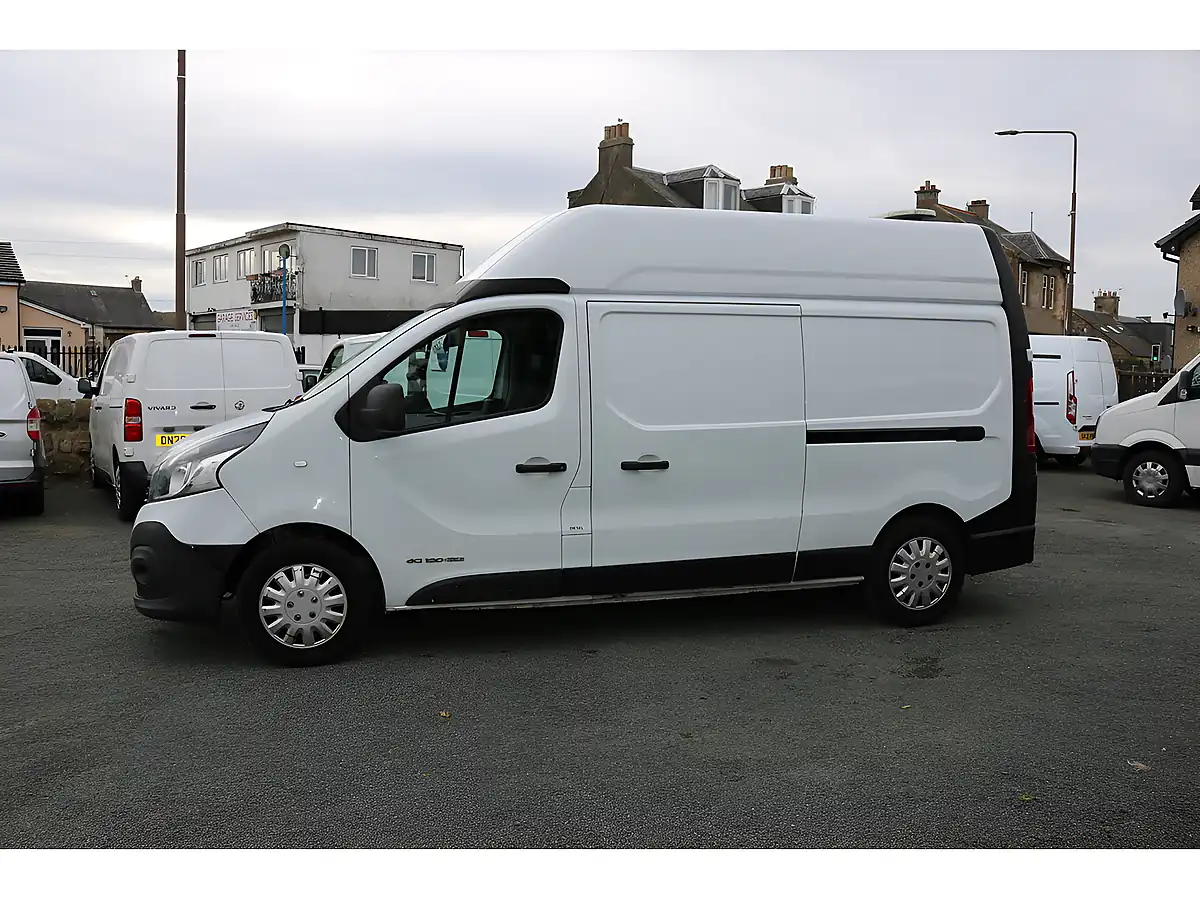 Used 2016 Renault Trafic Lh29 Business Energy White - Interior and Exterior details 4
