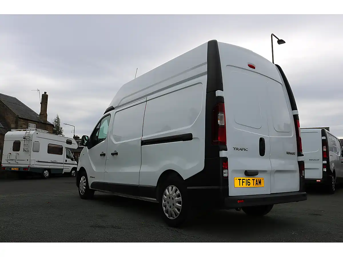 Used 2016 Renault Trafic Lh29 Business Energy White - Interior and Exterior details 6
