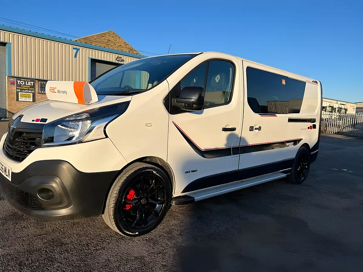 Used 2016 Renault Trafic White - Interior and Exterior details 13