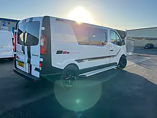Used 2016 Renault Trafic White - Interior and Exterior details 14