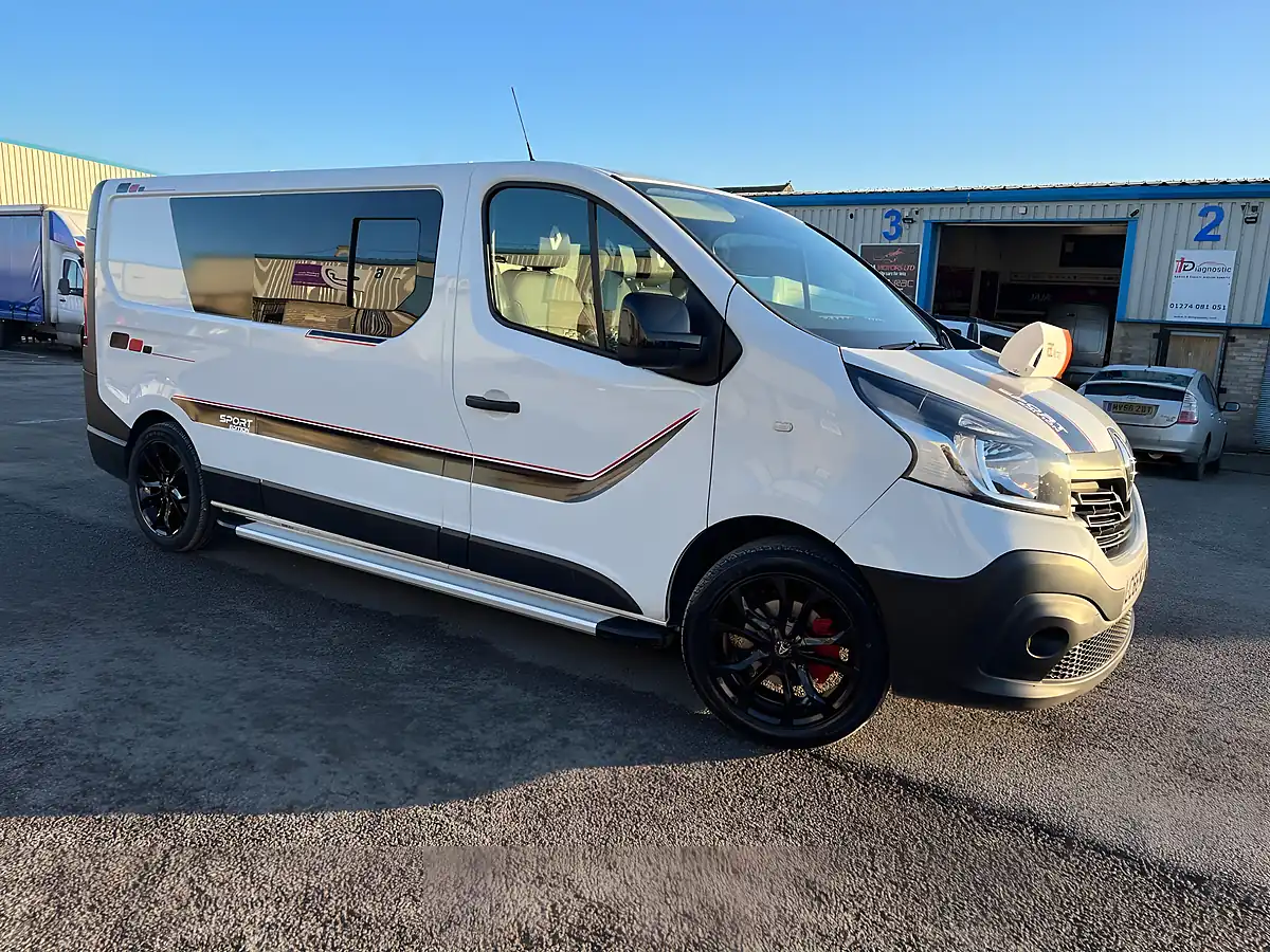 Used 2016 Renault Trafic White - Interior and Exterior details 16