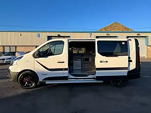 Used 2016 Renault Trafic White - Interior and Exterior details 6