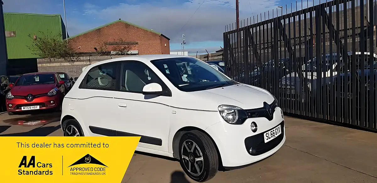 Used 2016 Renault Twingo Dynamique White - Front View
