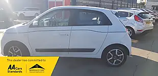 Used 2016 Renault Twingo Dynamique White - Interior and Exterior details 6