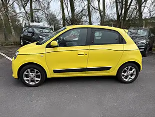 Used 2016 Renault Twingo Dynamique Yellow - Interior and Exterior details 3