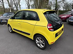 Used 2016 Renault Twingo Dynamique Yellow - Interior and Exterior details 4