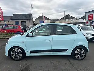 Used 2016 Renault Twingo Play Blue - Interior and Exterior details 2