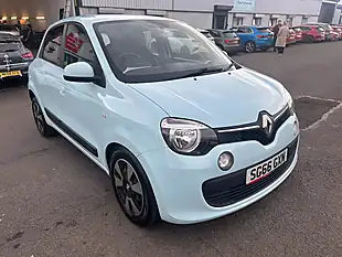 Used 2016 Renault Twingo Play Blue - Interior and Exterior details 4