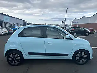 Used 2016 Renault Twingo Play Blue - Interior and Exterior details 7