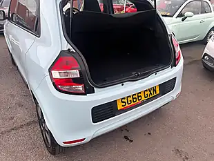 Used 2016 Renault Twingo Play Blue - Interior and Exterior details 8