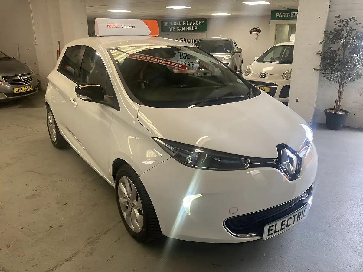 Used 2016 Renault Zoe Dynamique Nav White - Front View