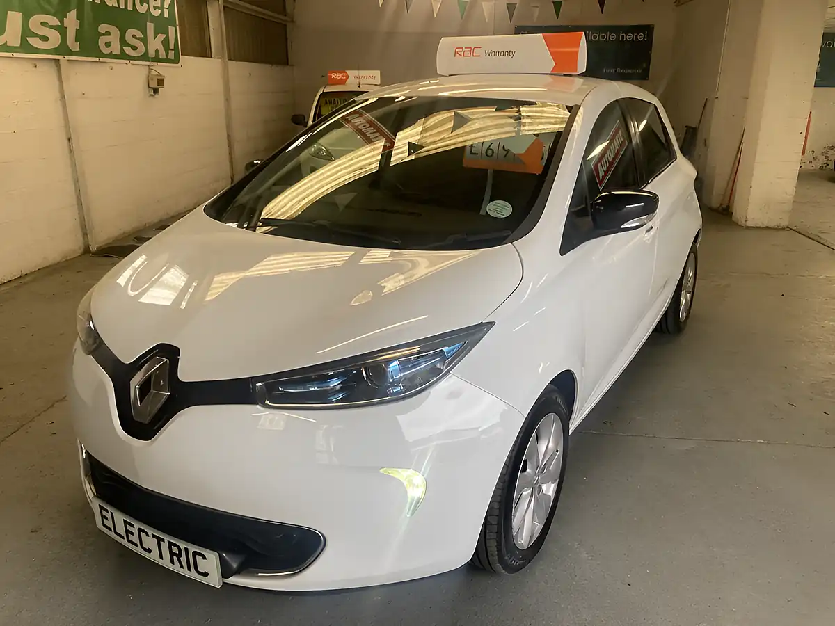 Used 2016 Renault Zoe Dynamique Nav White - Interior and Exterior details 3