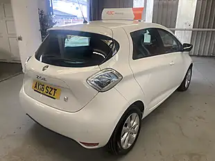 Used 2016 Renault Zoe Dynamique Nav White - Interior and Exterior details 4