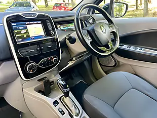 Used 2016 Renault Zoe Dynamique Nav White - Interior and Exterior details 13