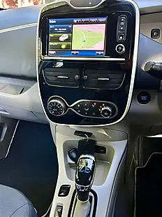 Used 2016 Renault Zoe Dynamique Nav White - Interior and Exterior details 15