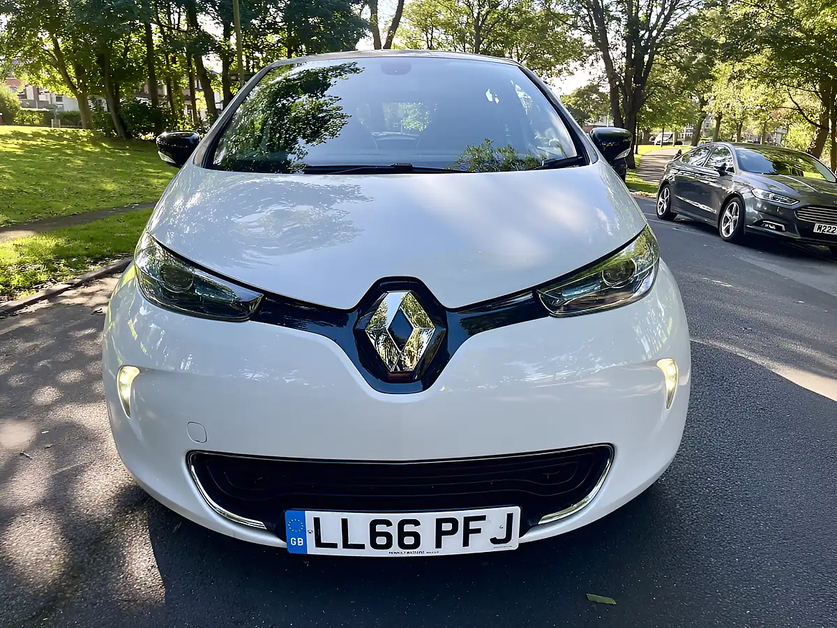 Used 2016 Renault Zoe Dynamique Nav White - Interior and Exterior details 2