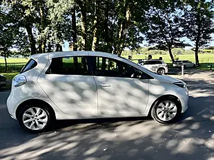 Used 2016 Renault Zoe Dynamique Nav White - Interior and Exterior details 8