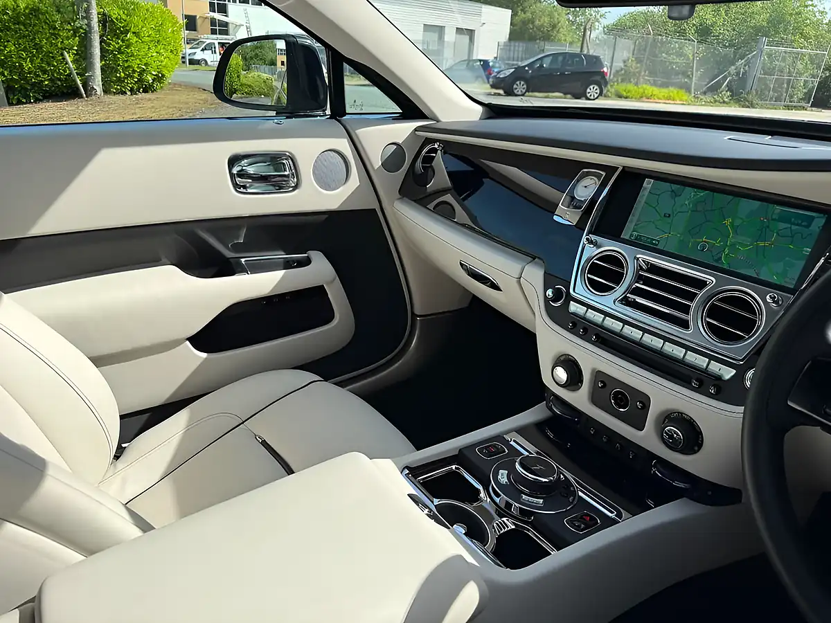 Used 2016 Rolls-Royce Wraith Diamond Black Metallic - Interior and Exterior details 18