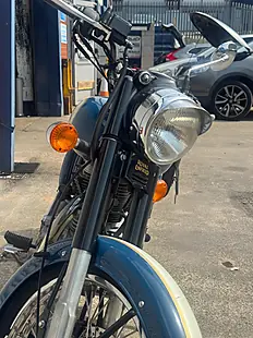 Used 2016 Royal Enfield Bullet Classic Blue - Interior and Exterior details 14