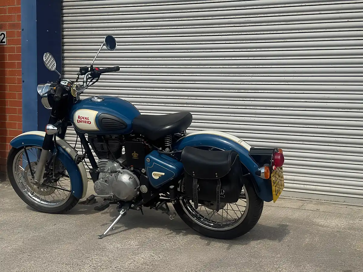 Used 2016 Royal Enfield Bullet Classic Blue - Interior and Exterior details 17