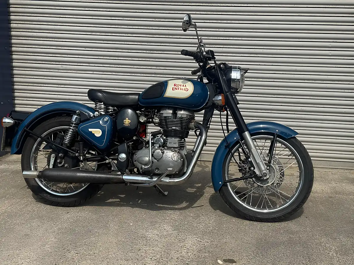 Used 2016 Royal Enfield Bullet Classic Blue - Interior and Exterior details 4