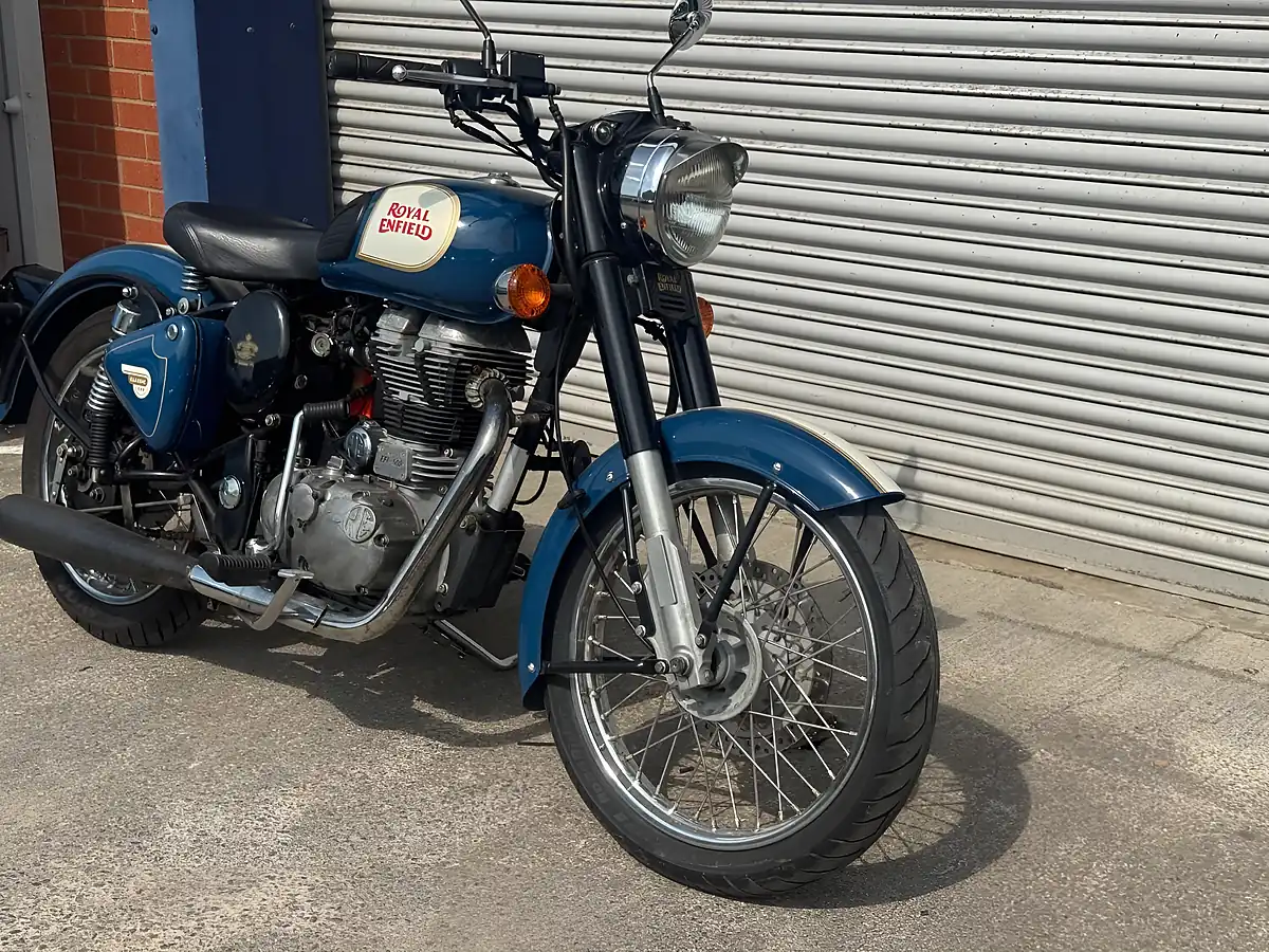 Used 2016 Royal Enfield Bullet Classic Blue - Interior and Exterior details 7