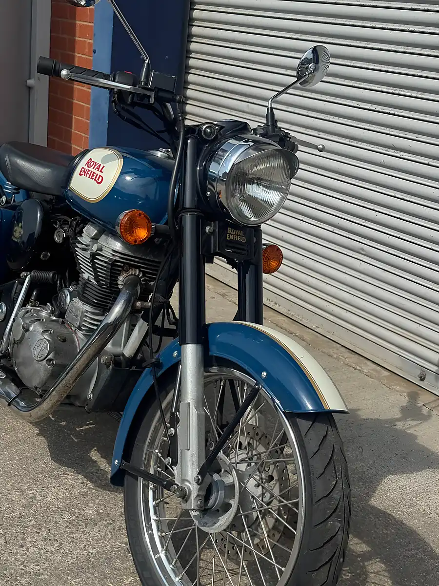 Used 2016 Royal Enfield Bullet Classic Blue - Interior and Exterior details 8