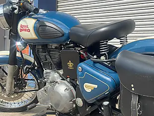 Used 2016 Royal Enfield Bullet Classic Blue - Interior and Exterior details 9