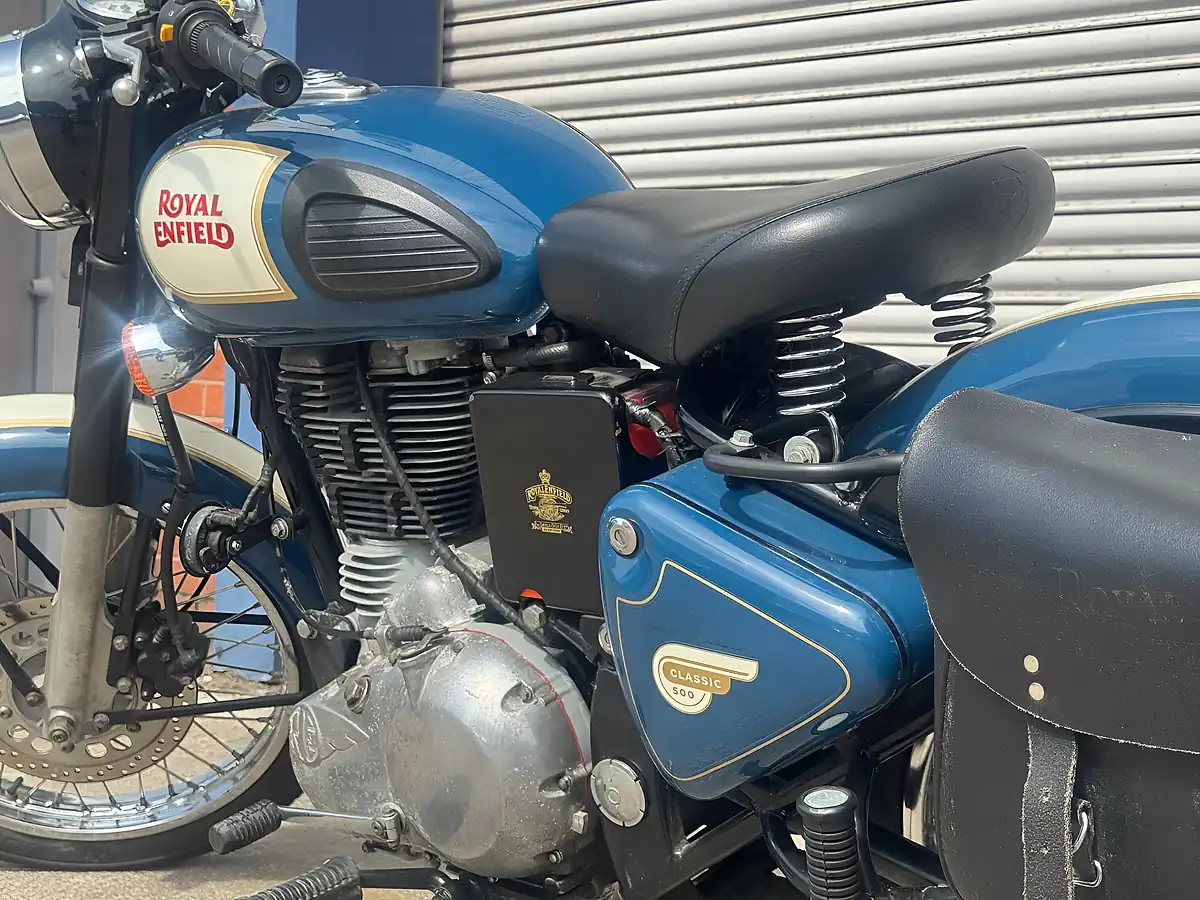 Used 2016 Royal Enfield Bullet Classic Blue - Interior and Exterior details 9