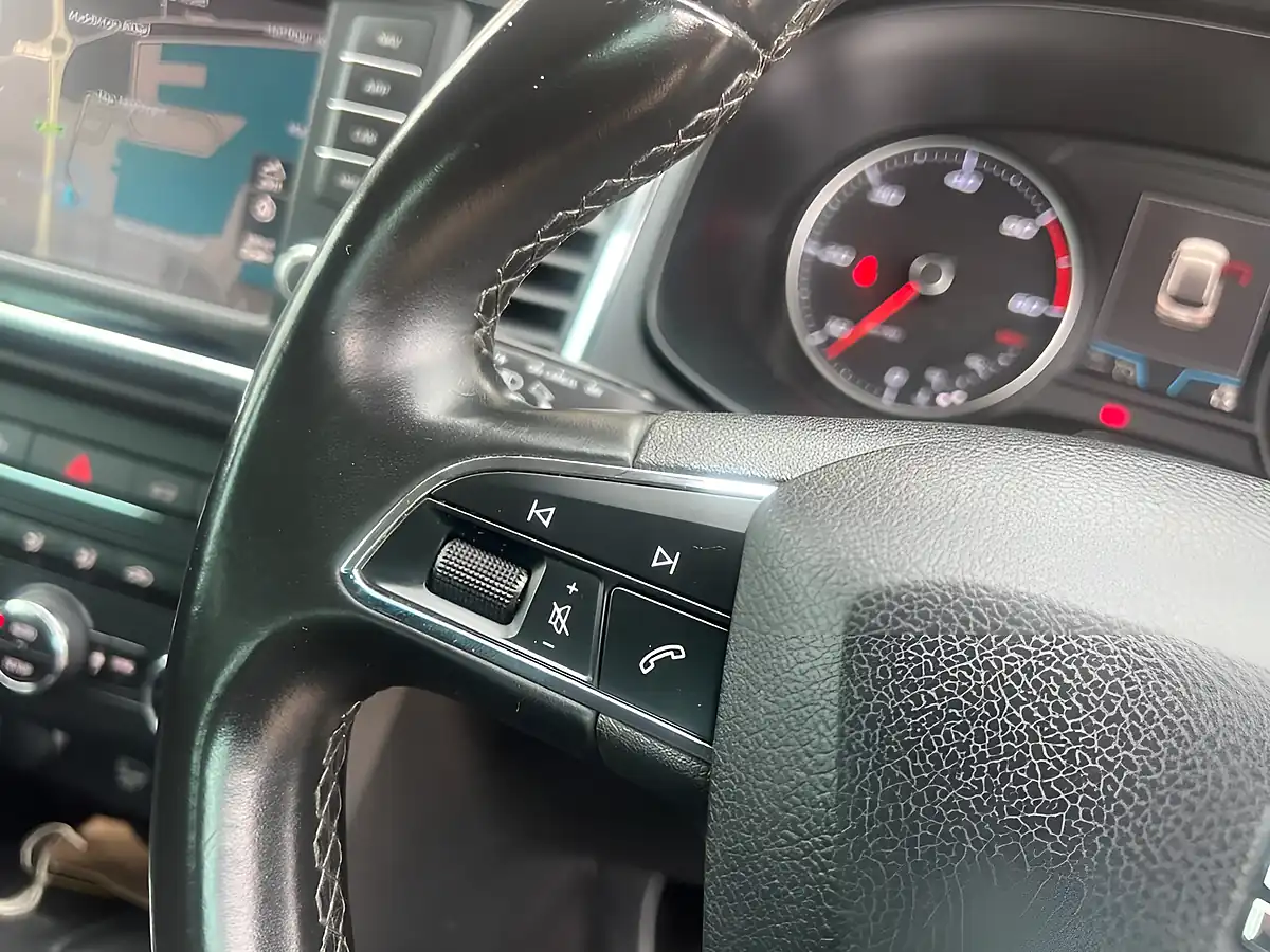 Used 2016 SEAT Ateca Se Grey - Interior and Exterior details 19
